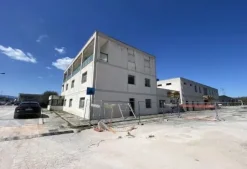 #2537665 Complesso industriale con uffici, magazzini e ampi piazzali