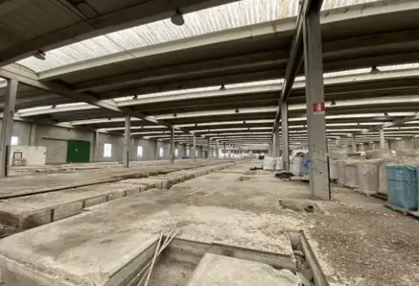 #2537665 Complesso industriale con uffici, magazzini e ampi piazzali