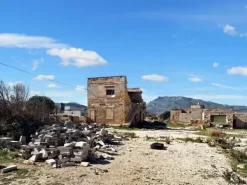 #23376 Complesso industriale da ristrutturare e riconvertire