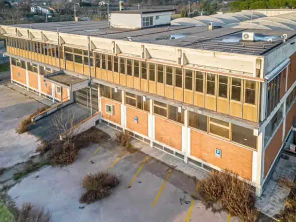 #2537501 Complesso industriale versatile ad Arezzo in posizione strategica