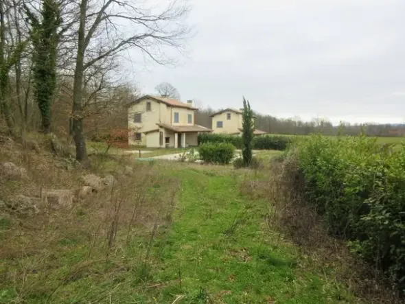 #10131 Complesso turistico-residenziale-sportivo con villini e terreni
