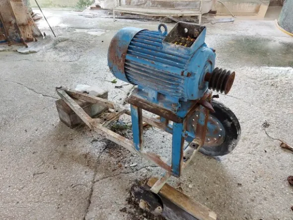 4#6541 Compressore Abac e cisterna per gasolio