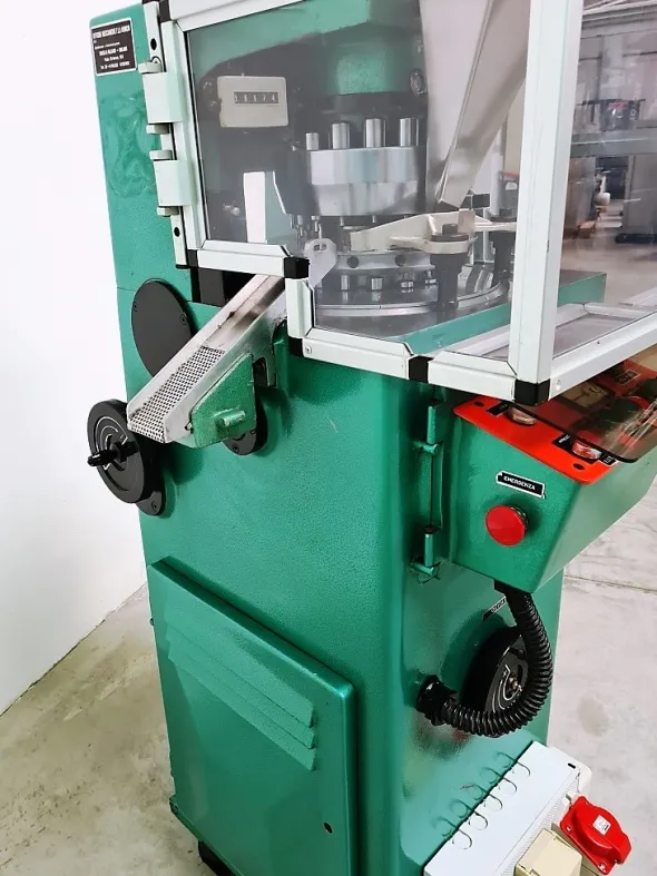 COMPRIMITRICE ROTATIVA – RONCHI MOD. AM 13/15 (COM-34)