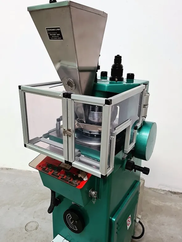 COMPRIMITRICE ROTATIVA – RONCHI MOD. AM 13/15 (COM-34)