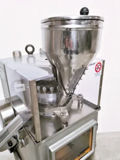 COMPRIMITRICE ROTATIVA RONCHI AM 13/15(PH-PR-COM-37)