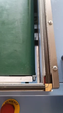 Confezionatrice semiautomatica termoretraibile