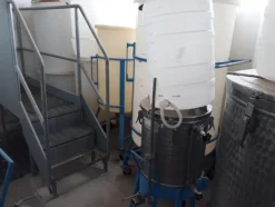 28#3675 Congelatori Whirpool e tino metallico