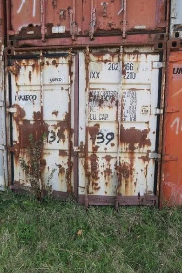 130#4390 Container