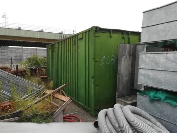 164#4390 Container