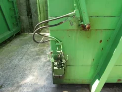 2084#3561 Container