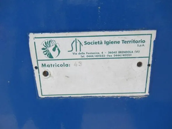 2016#3561 Container a cielo aperto