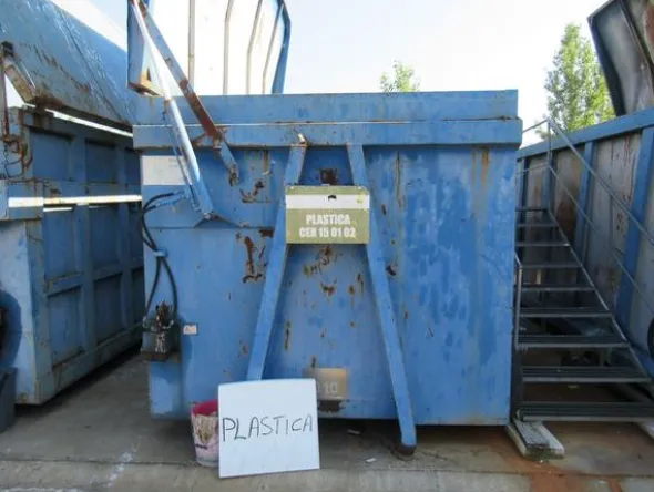 2021#3561 Container BTE con coperchio