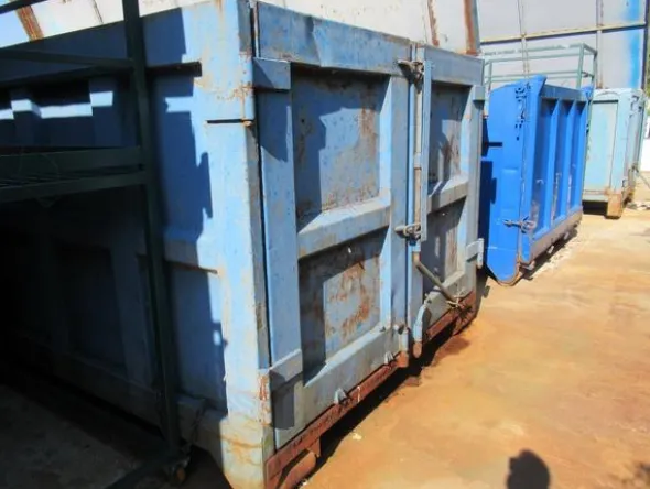 2024#3561 Container con coperchio