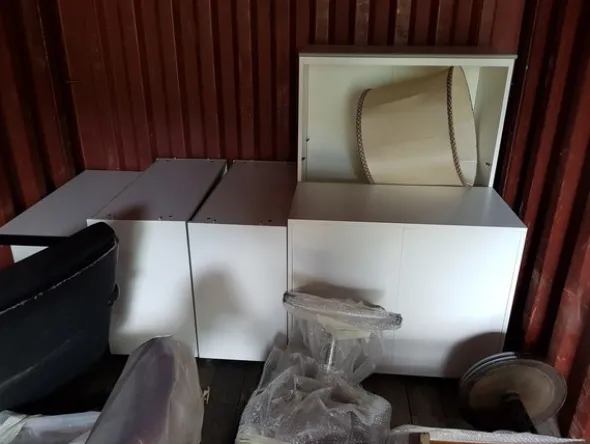 2#5193 Container e arredi ufficio