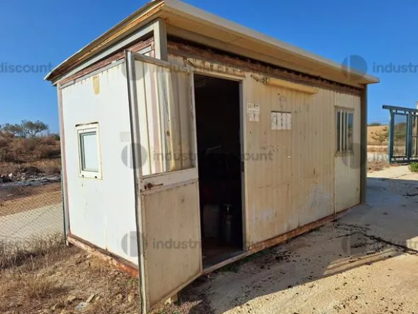2#9842 Container e attrezzature varie