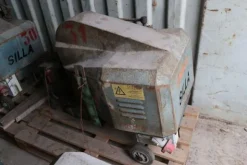 10007#4390 Container e cesoie