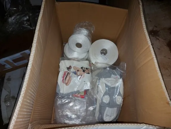 1#6834 Container e stampi per cucce per cani