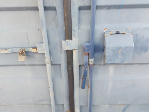 4#7937 Container in lamiera grecata