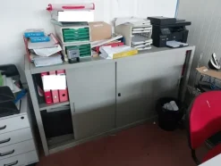 5#7220 Container isotermico e arredi ufficio