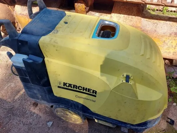25#6053 Container uso ufficio e Idropulitrice a caldo Karcher