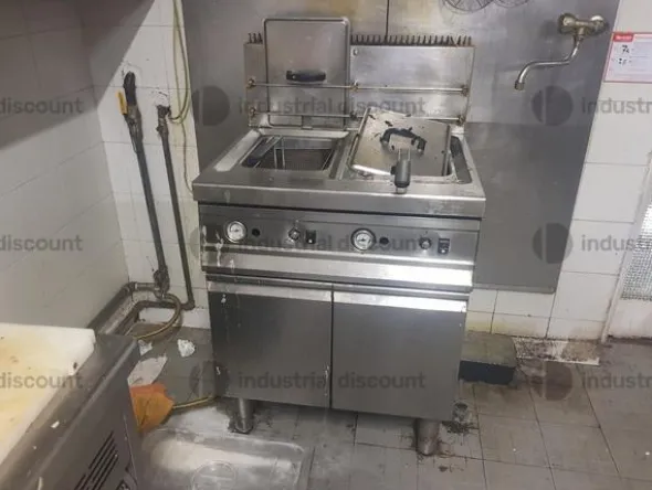2#9849 Cucina professionale