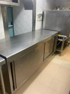 Cucina professionale usata del Ristorante Le Clarisse