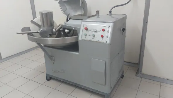 Cutter 100 Iozzelli