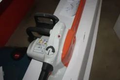 47#5817 Decespugliatori Ibea e motosega Stihl