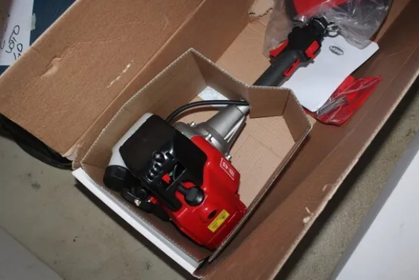47#5817 Decespugliatori Ibea e motosega Stihl