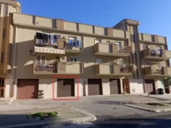 #20011 Deposito al piano terra