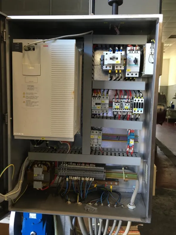 DISSOLUTORE CON TURBINA 150 LT