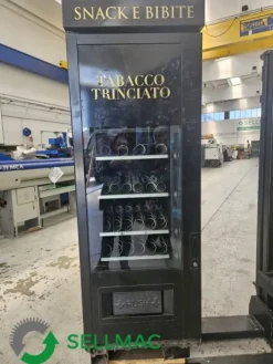 DISTRIBUTORE AUTOMATICO SNACK E BEVANDE