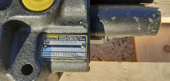 DISTRIBUTORE IDRAULICO PARKER