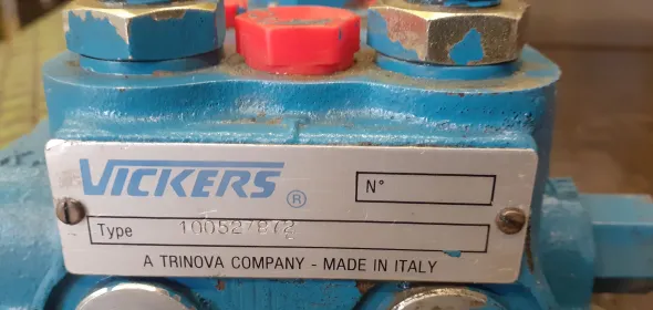 DISTRIBUTORI VICKERS