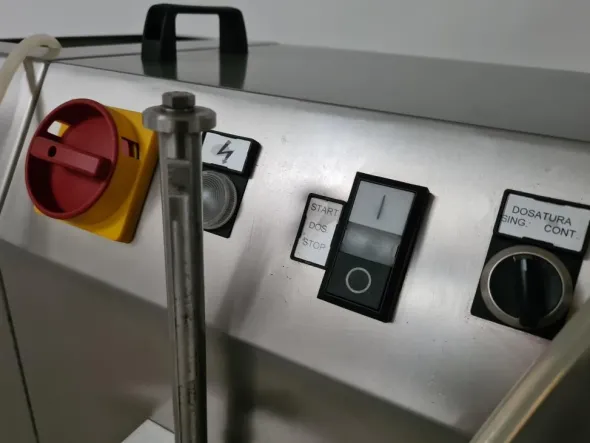 DOSATRICE LIQUIDI DA BANCO MG ZETA MOD. FM 5 (DOS-33)