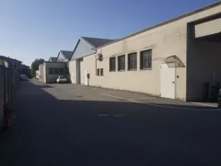 #7969 Due laboratori industriali con posti auto