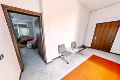 #2536689 Due uffici e tre box auto in edificio pluriuso