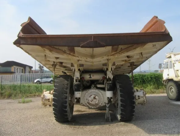 212#5243 Dumper Perlini 655