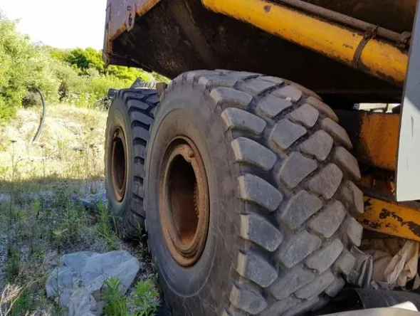 28#4479 Dumper Volvo