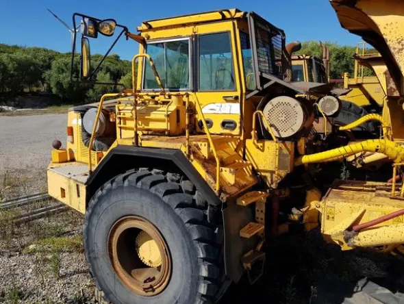 28#4479 Dumper Volvo