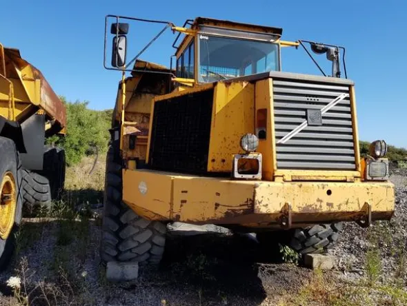 28#4479 Dumper Volvo