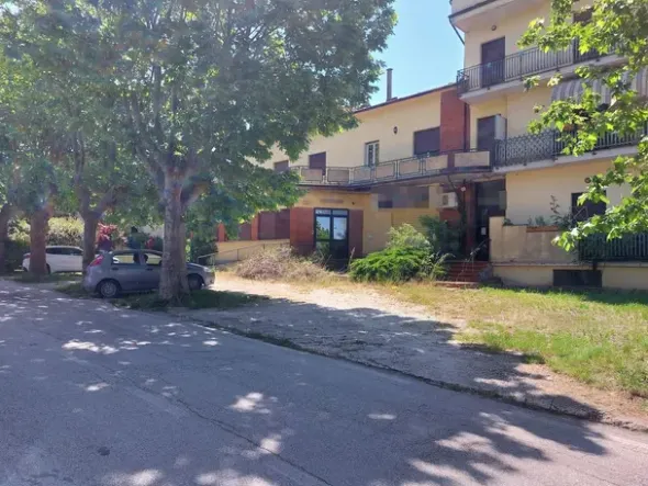 #19957 Edificio adibito ad uso alberghiero-commerciale