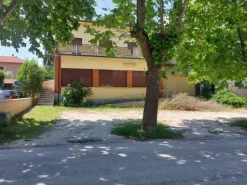 #19957 Edificio adibito ad uso alberghiero-commerciale