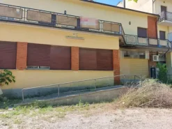 #19957 Edificio adibito ad uso alberghiero-commerciale