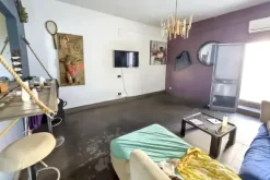 #2537573 Edificio artigianale con alloggi e cortili privati