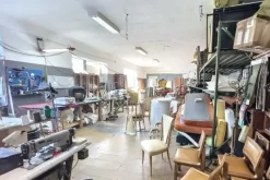 #2537573 Edificio artigianale con alloggi e cortili privati