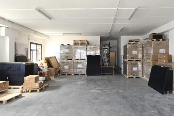 #2639141 Edificio artigianale con negozio e terreno