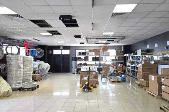 #2639141 Edificio artigianale con negozio e terreno