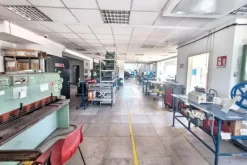 #2522004 Edificio artigianale con uffici e area edificabile