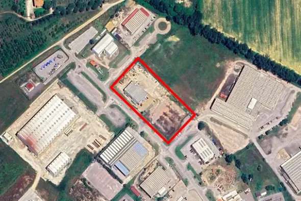 #2522004 Edificio artigianale con uffici e area edificabile